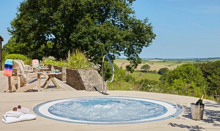 Outdoor hot tub facility