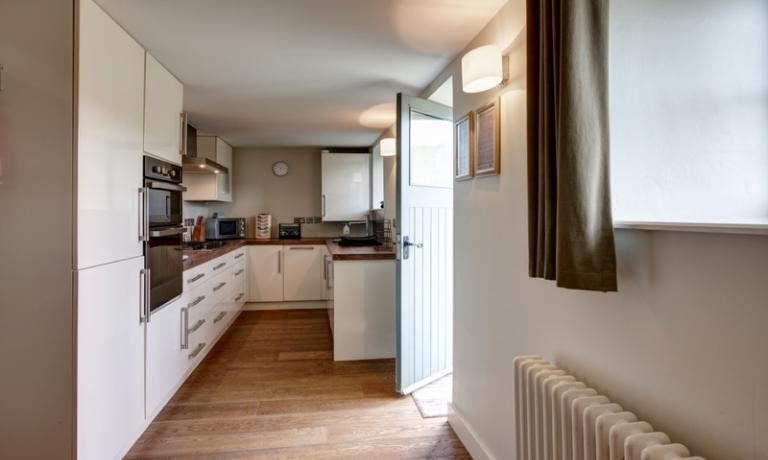  Luxurious fully fitted kitchen